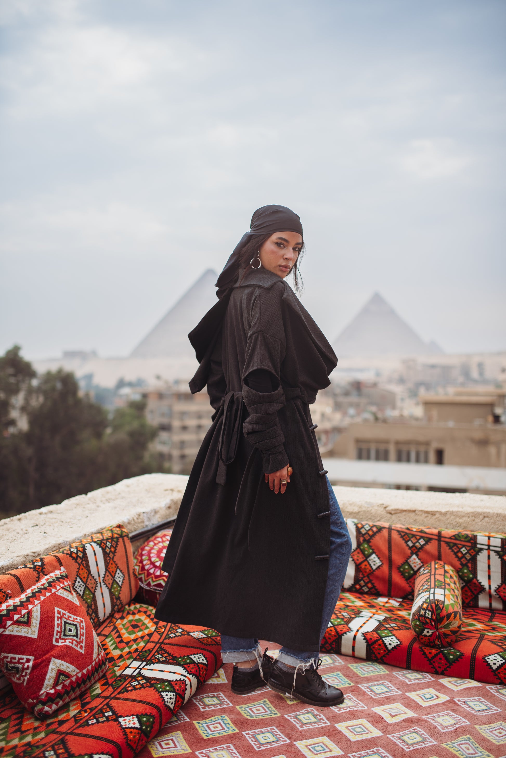 Esmeralda coat in black