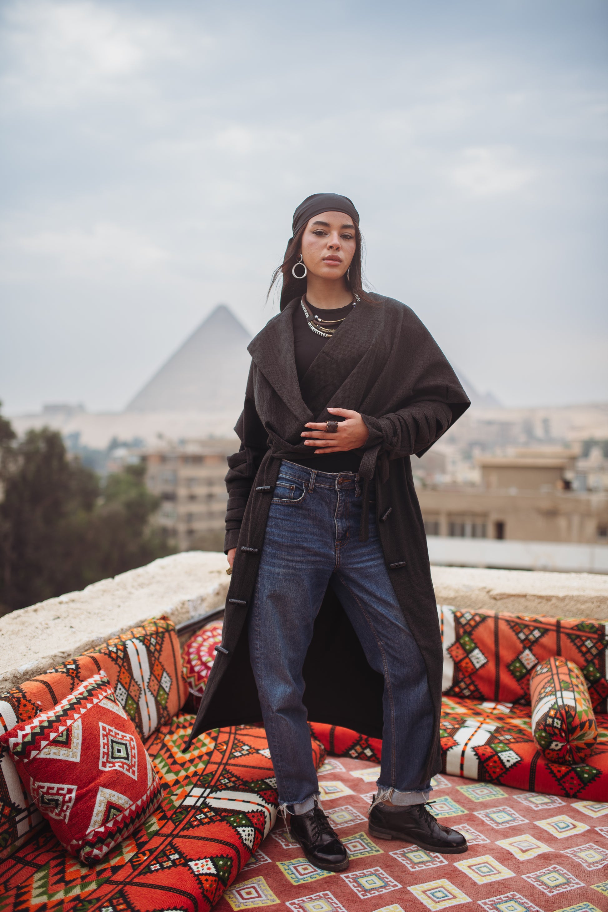 Esmeralda coat in black