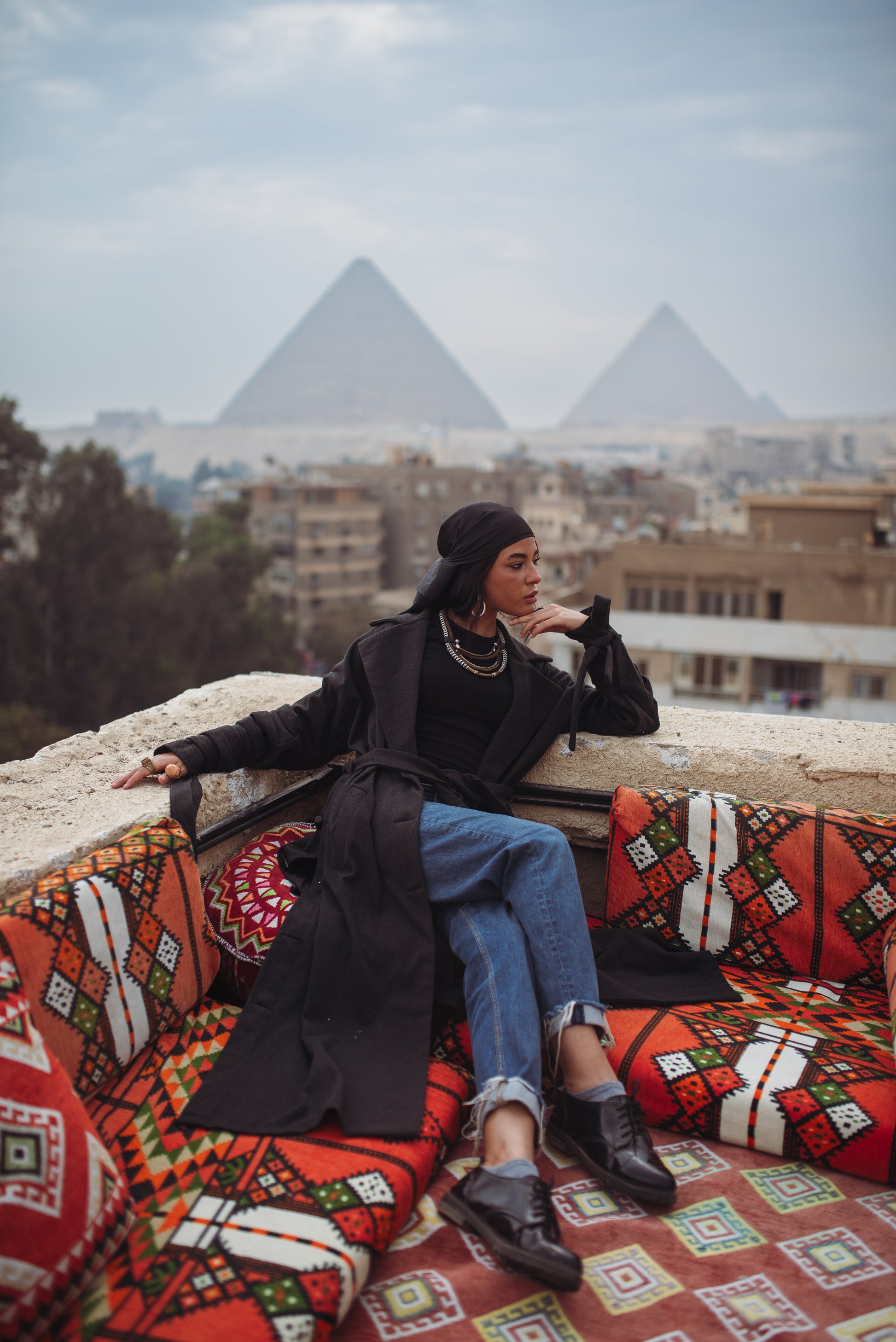 Esmeralda coat in black