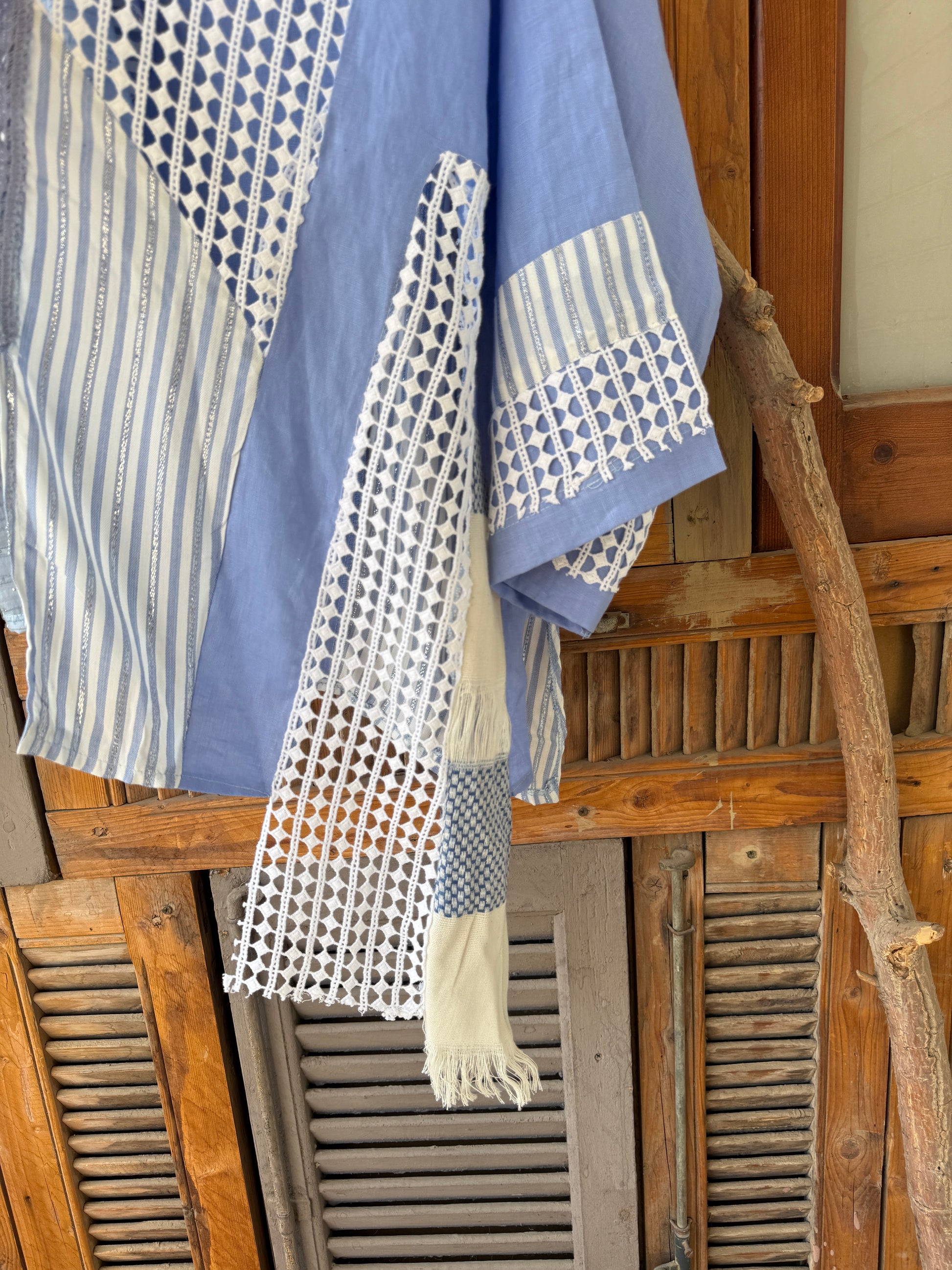 Nomad layers kimono in blue