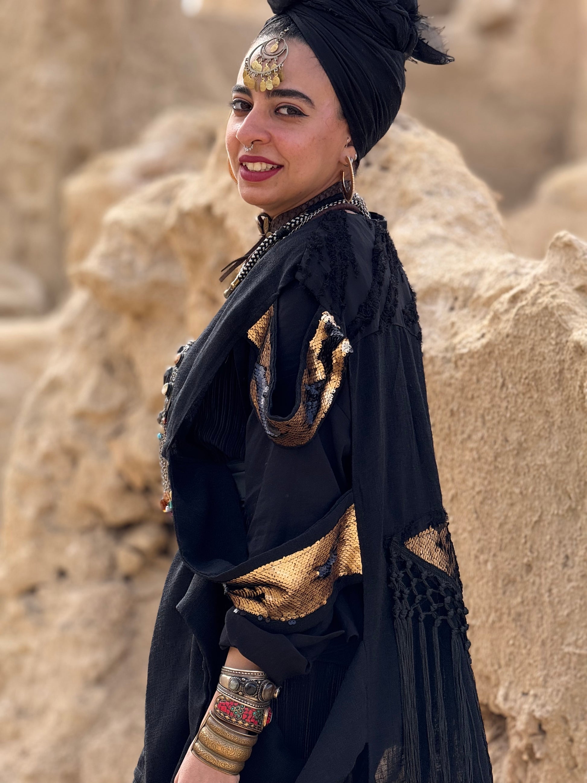 Odessa fringes vest in black