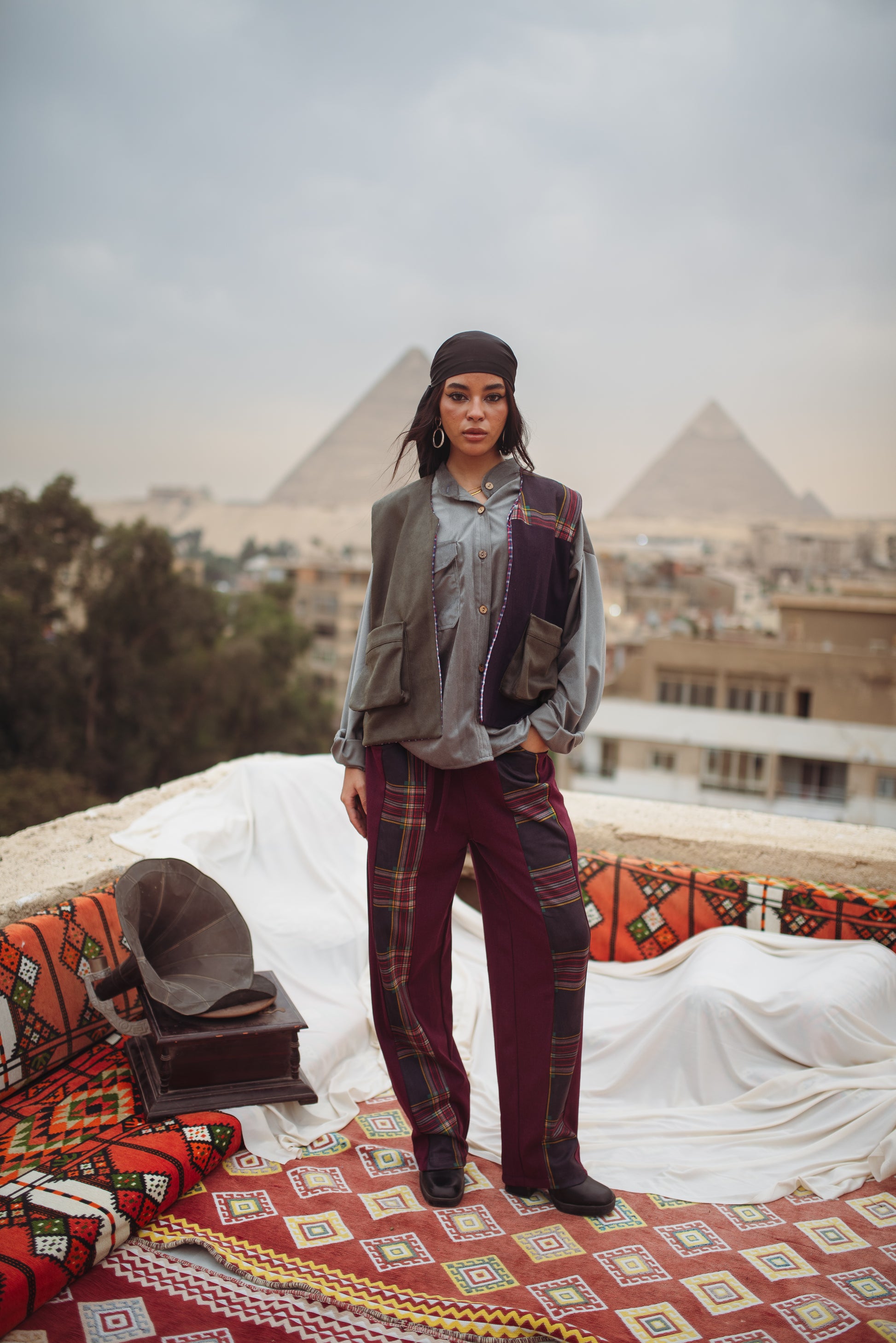 Muse pants in burgundy