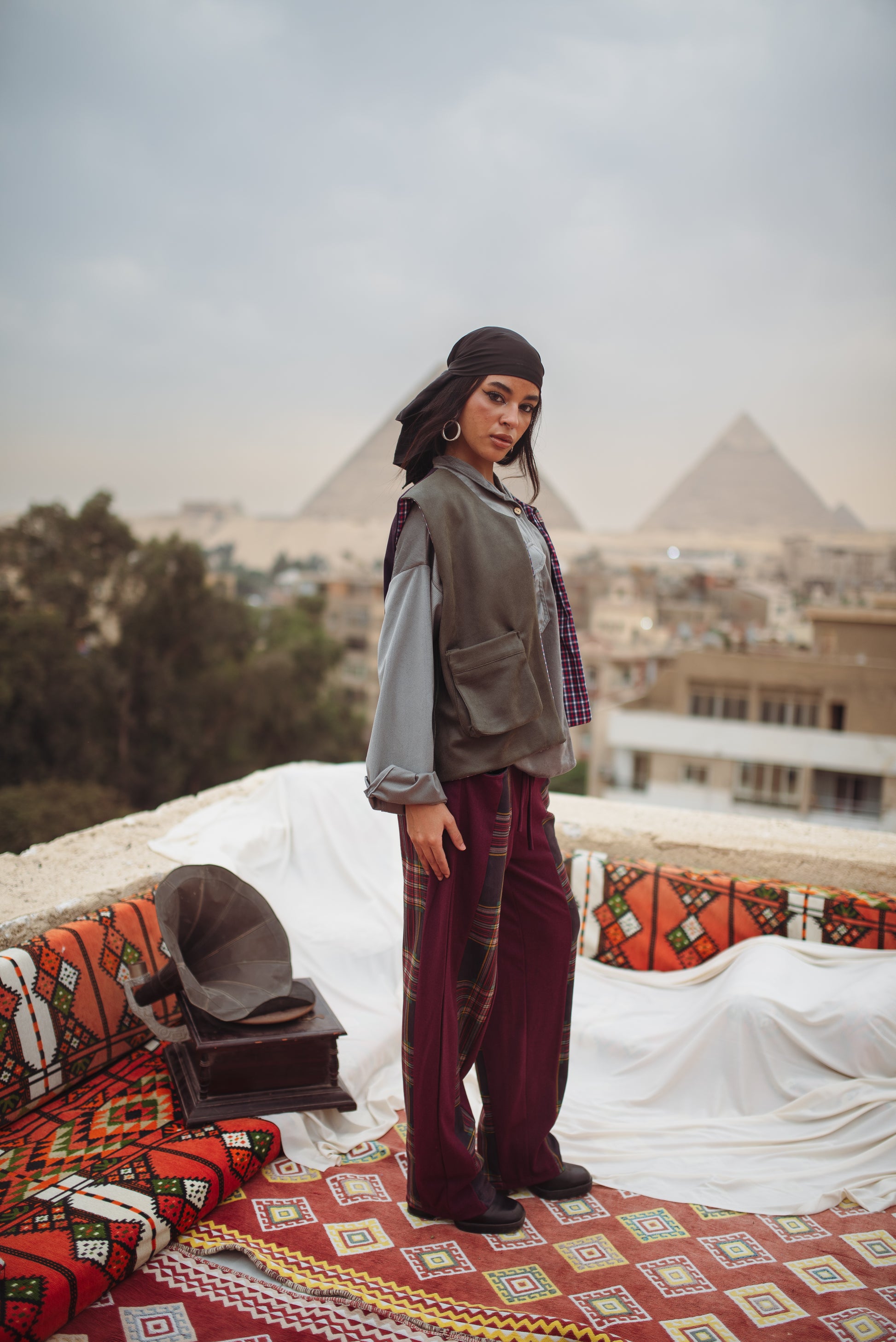 Muse pants in burgundy