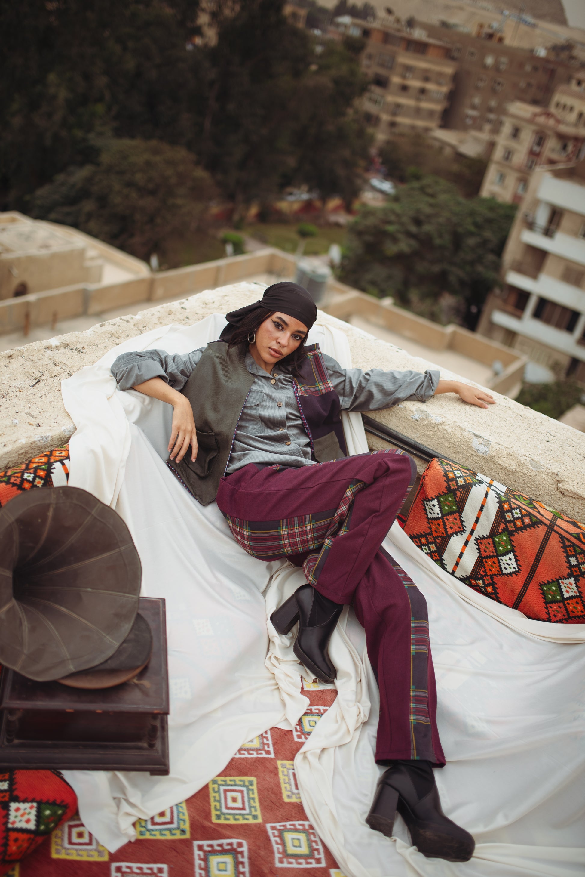 Muse pants in burgundy